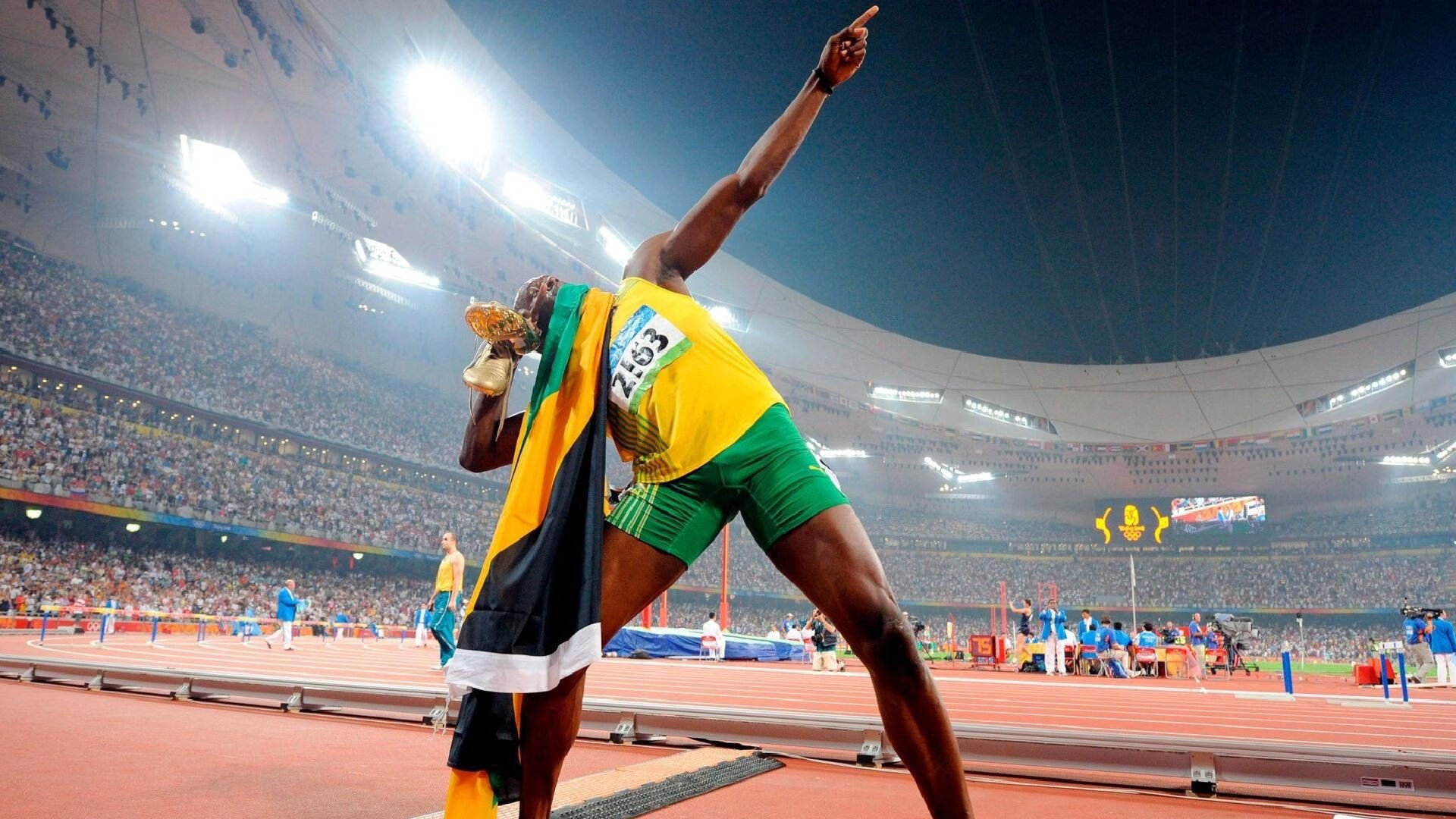 欧冠淘汰赛焦点战，秘鲁击溃西班牙，当足球成为第三世界的复仇史诗