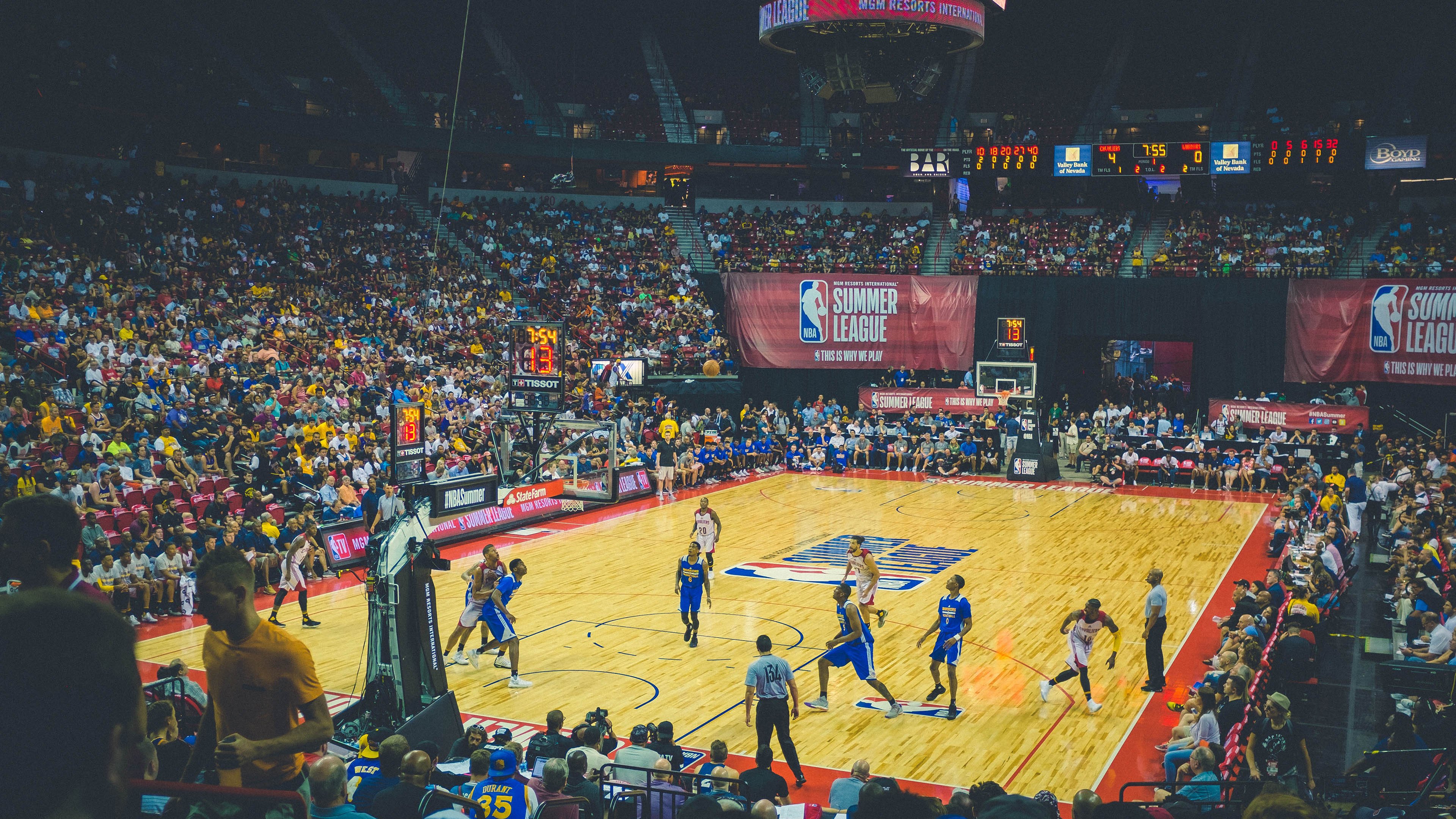 开云平台-东决关键战之夜，C罗持续制造杀伤，当篮球与足球的意志在凌晨共振