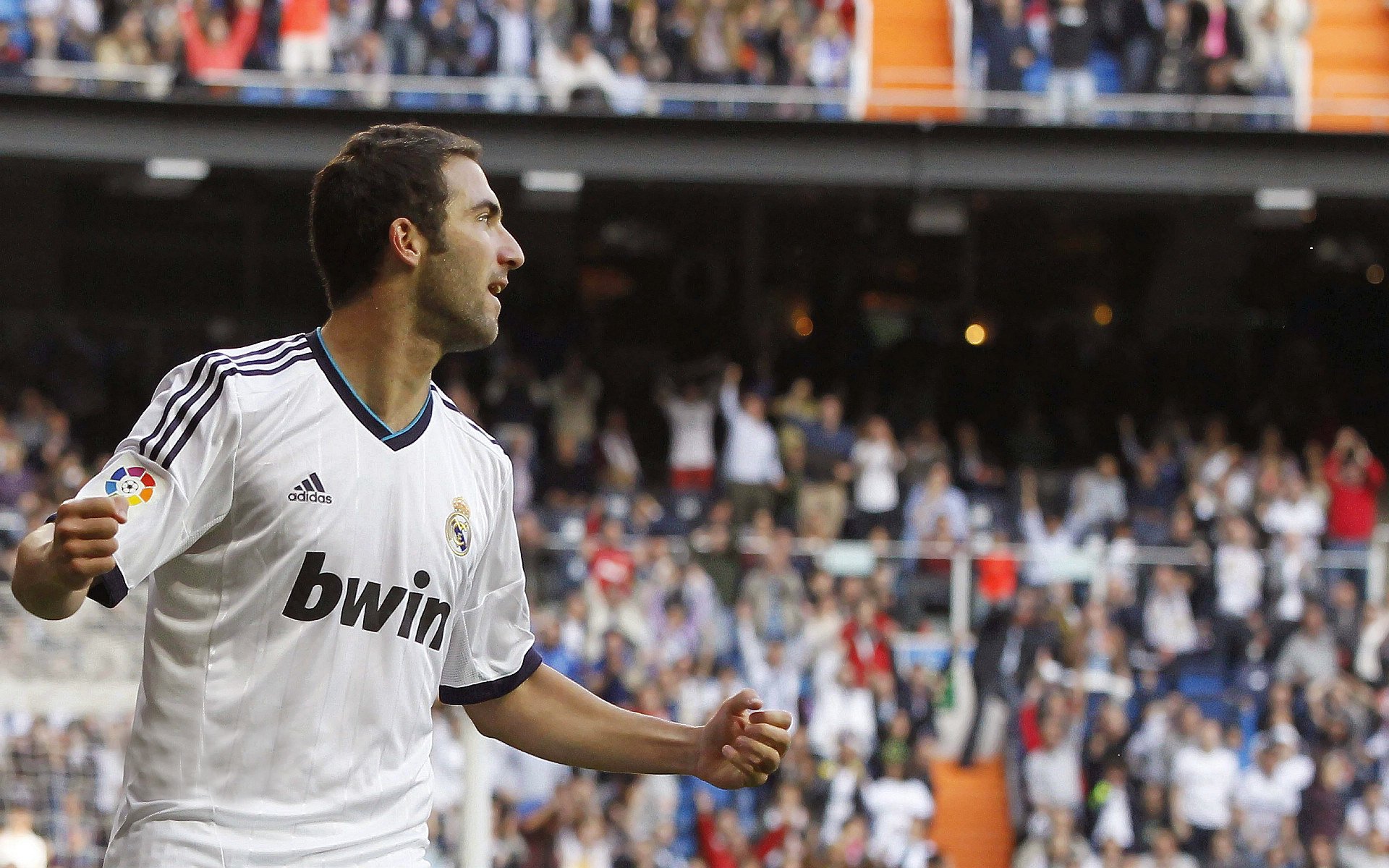 瑞士终结苏格兰，卡塞米罗在攻防两端的统治艺术